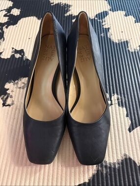Naturalizer Black Square-Toe Leather Pumps